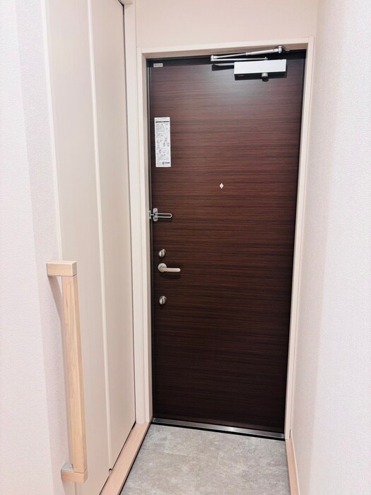 物件内観写真16　(玄関)