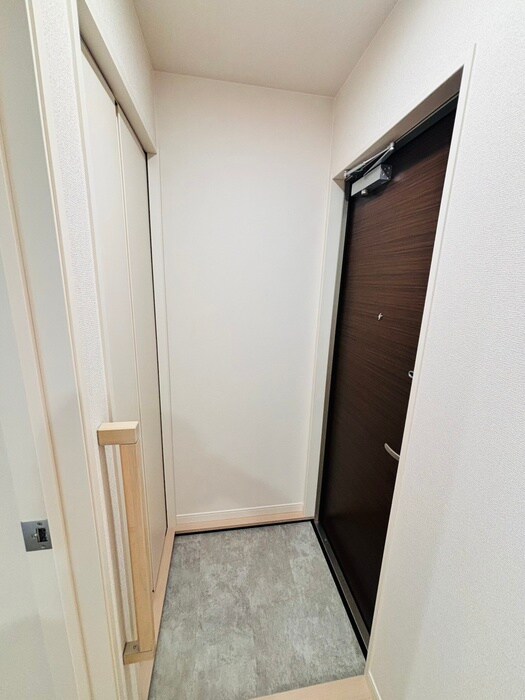 物件内観写真16　(玄関)