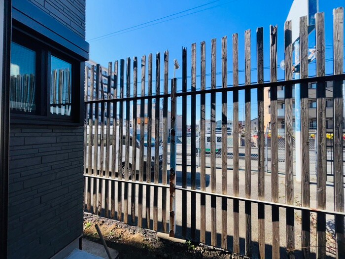 物件内観写真18　(室内からの展望)