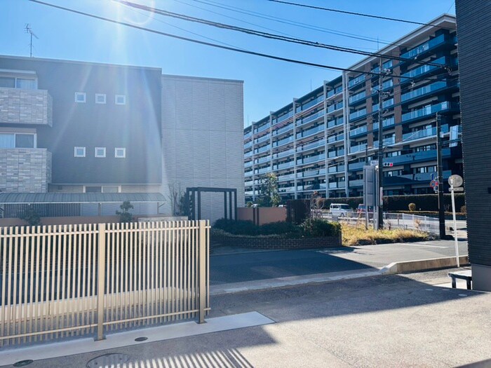 物件内観写真18　(室内からの展望)