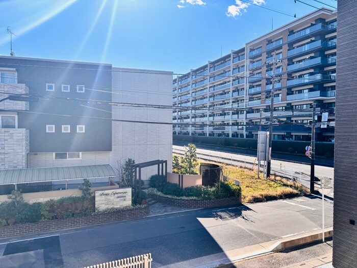 物件内観写真18　(室内からの展望)