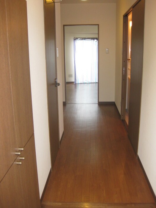 物件内観写真15　(玄関)