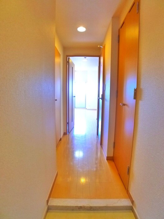 物件内観写真7　(玄関)