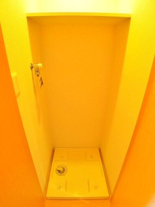 物件内観写真8　(洗濯機置場)