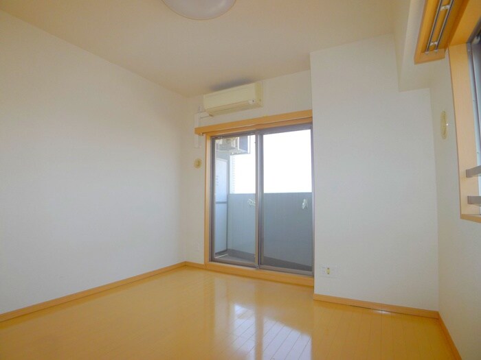 物件内観写真9　(室内からの展望)