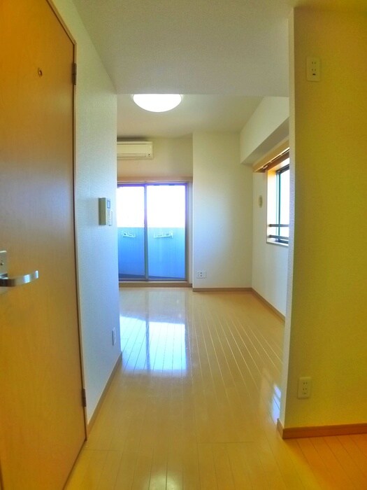 物件内観写真12　(廊下)