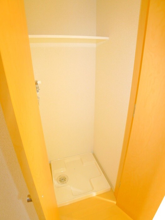 物件内観写真15　(洗濯機置場)