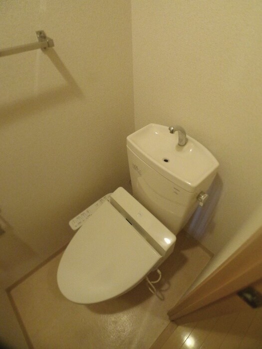 物件内観写真16　(トイレ)