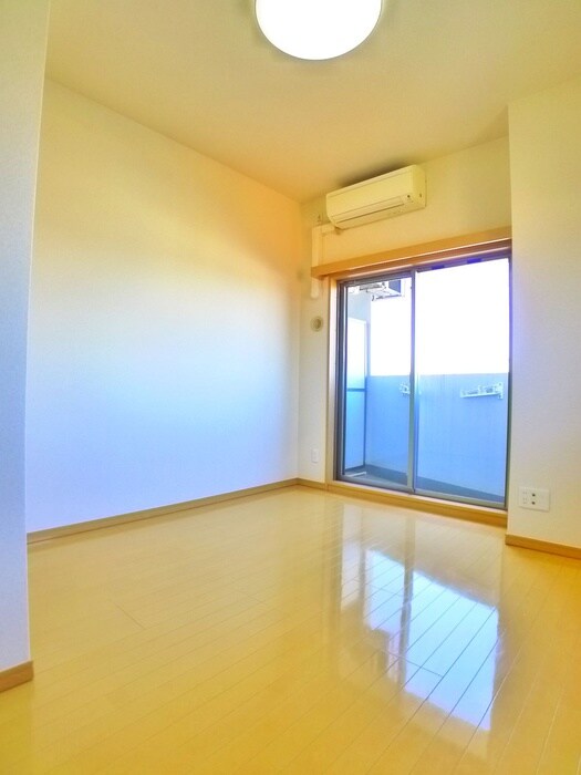 物件内観写真17　(室内からの展望)