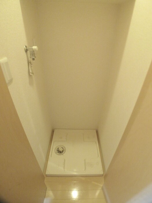 物件内観写真17　(洗濯機置場)