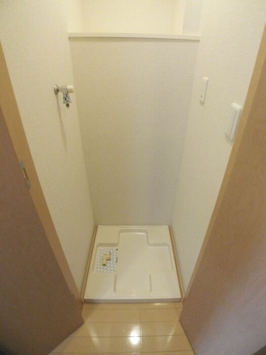 物件内観写真17　(洗濯機置場)