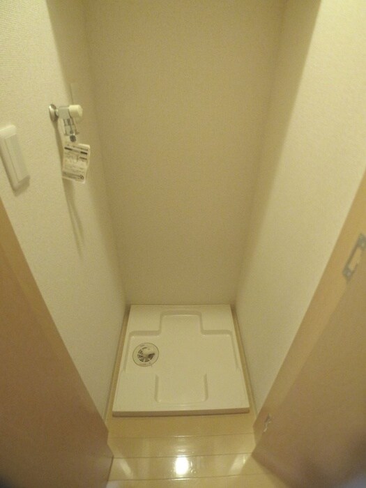 物件内観写真17　(洗濯機置場)