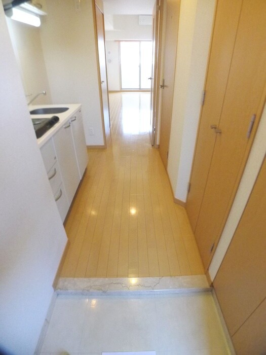 物件内観写真18　(玄関)