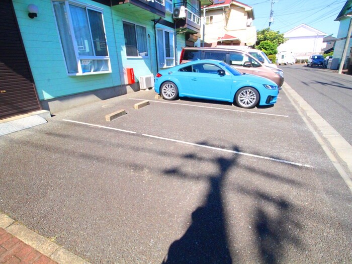 物件外観写真5　(駐車場)