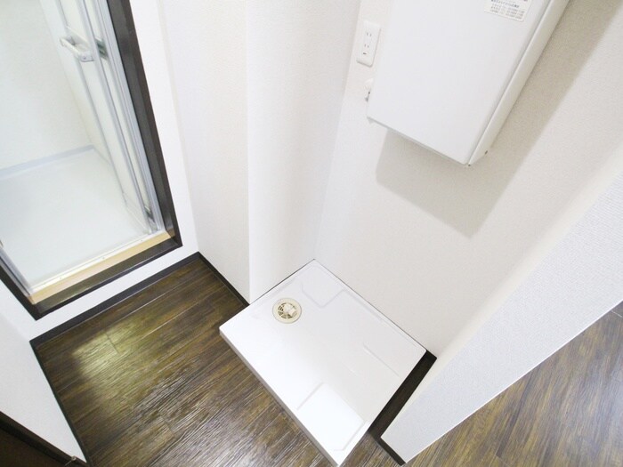 物件内観写真13　(洗濯機置場)