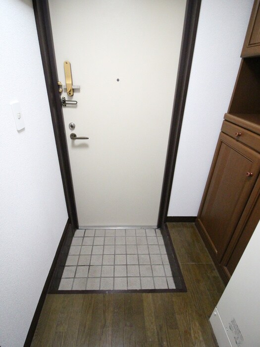 物件内観写真17　(玄関)