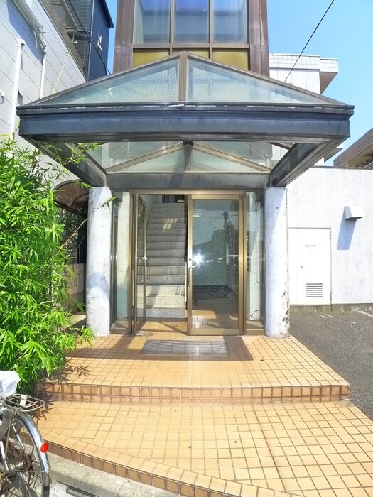 物件外観写真4　(エントランス部分)