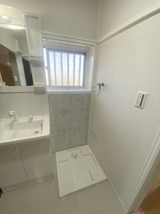 物件内観写真10　(洗濯機置場)