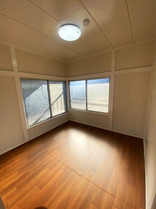物件内観写真12　(室内からの展望)