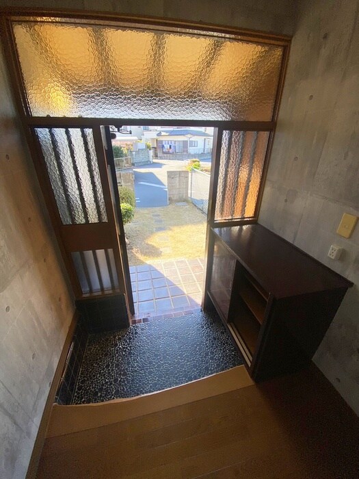 物件内観写真13　(玄関)