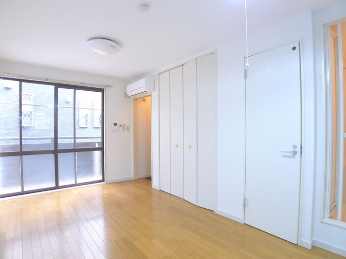 物件内観写真9　(室内からの展望)