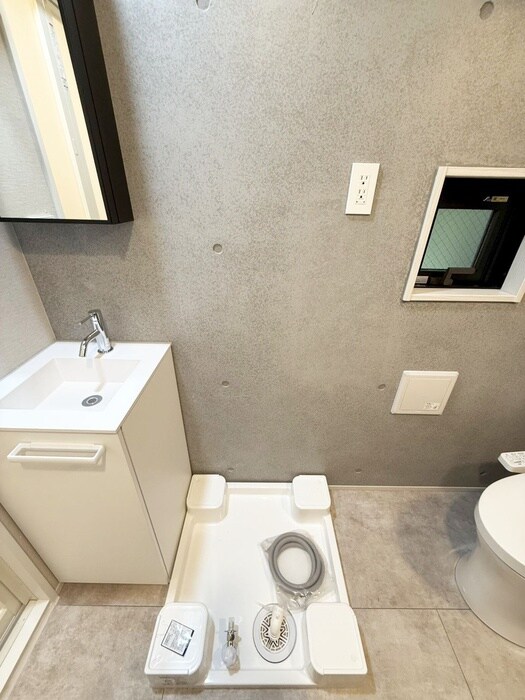 物件内観写真12　(洗濯機置場)