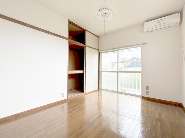 物件内観写真8　(居室)