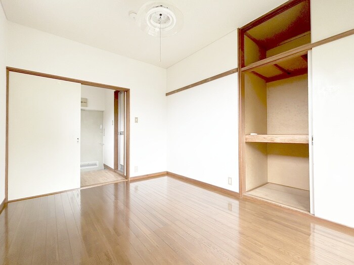 ホワイトコ－トの居室