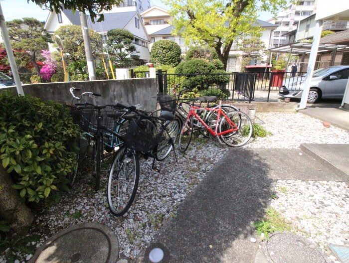 物件外観写真6　(駐輪場)