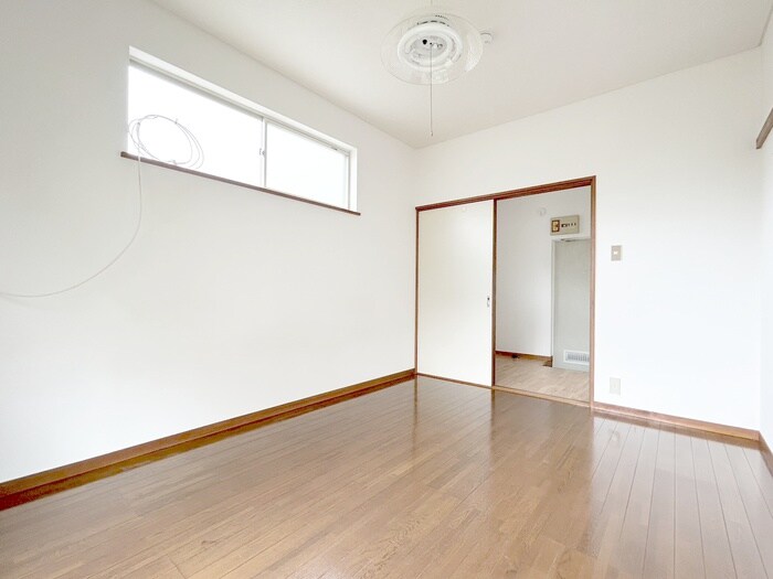 ホワイトコ－トの居室