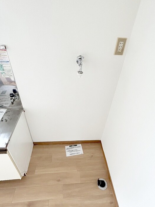 ホワイトコ－トの洗濯機置場