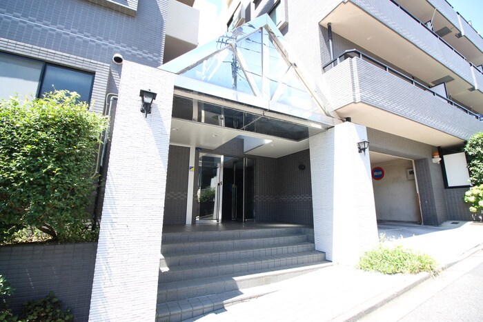 物件外観写真4　(エントランス部分)