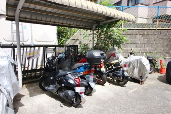 物件外観写真6　(駐輪場)