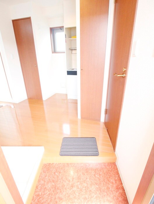 物件内観写真14　(玄関)