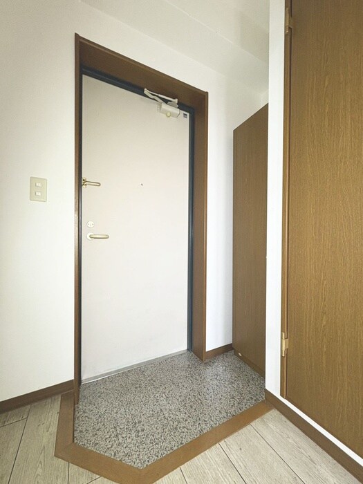 物件内観写真17　(玄関)