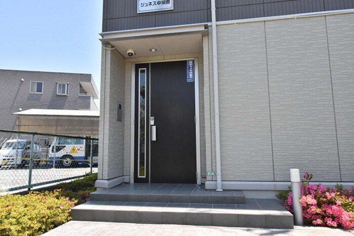 物件外観写真5　(エントランス部分)