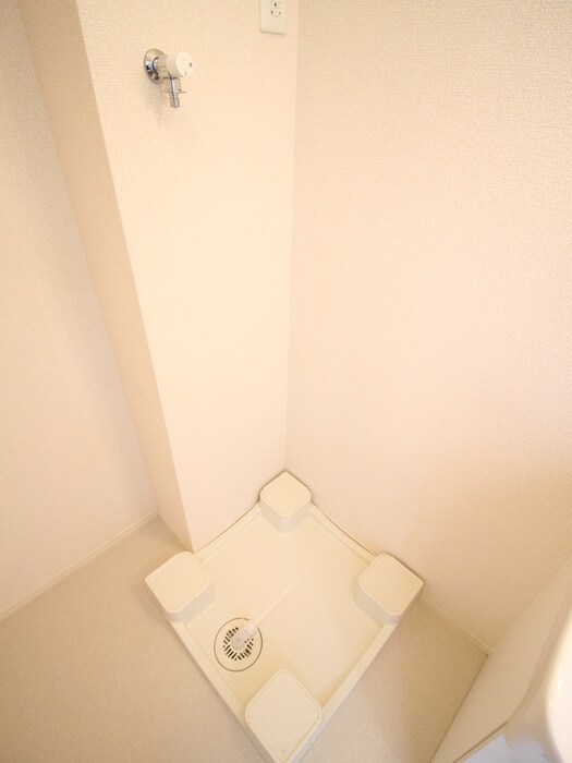 物件内観写真14　(洗濯機置場)