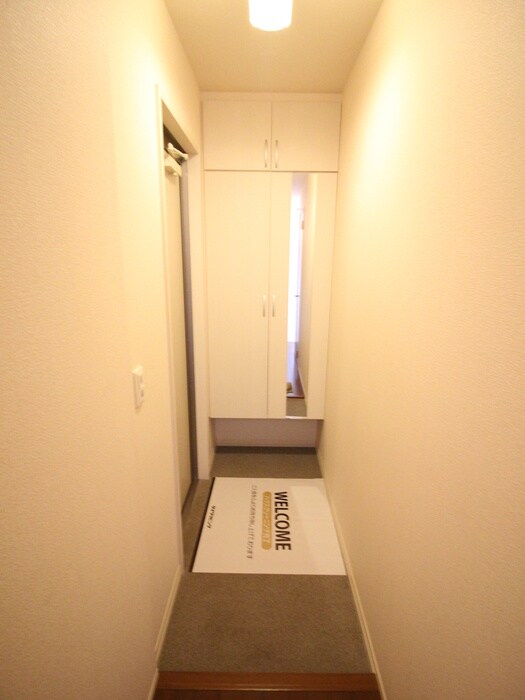 物件内観写真18　(玄関)