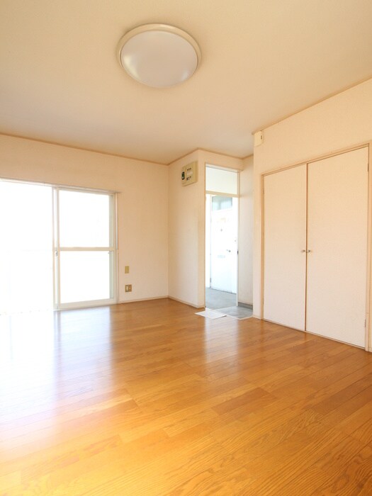 物件内観写真8　(居室)