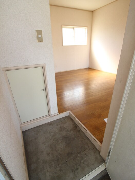 物件内観写真18　(玄関)