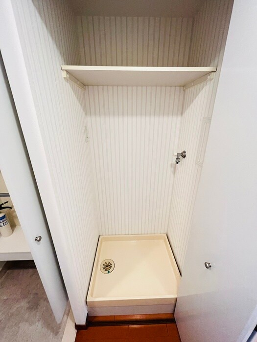 物件内観写真17　(洗濯機置場)