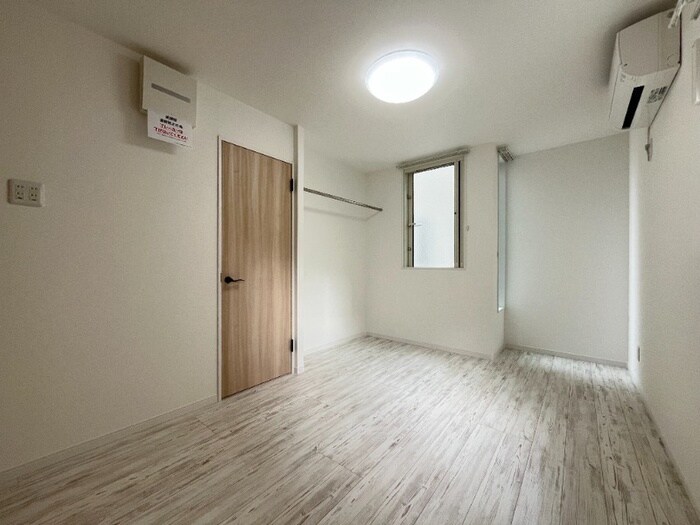 物件内観写真2　(居室)