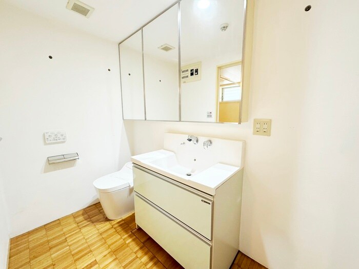 物件内観写真16　(洗面)