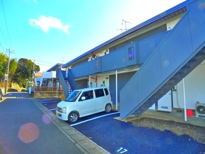 物件外観写真3　(駐車場)