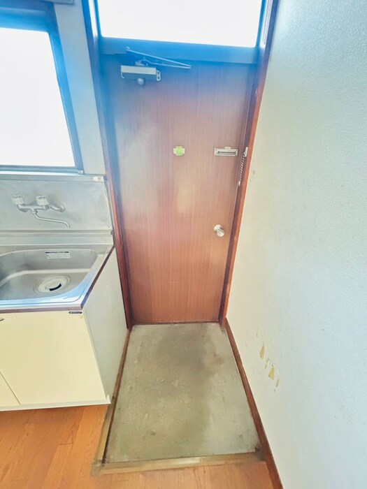 物件内観写真10　(玄関)