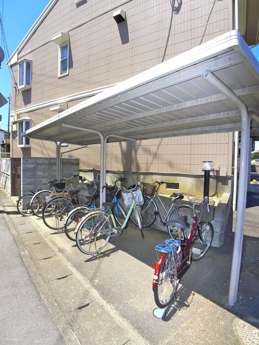 物件外観写真2　(駐輪場)