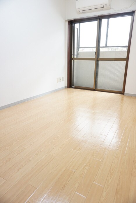 物件内観写真4　(居室)