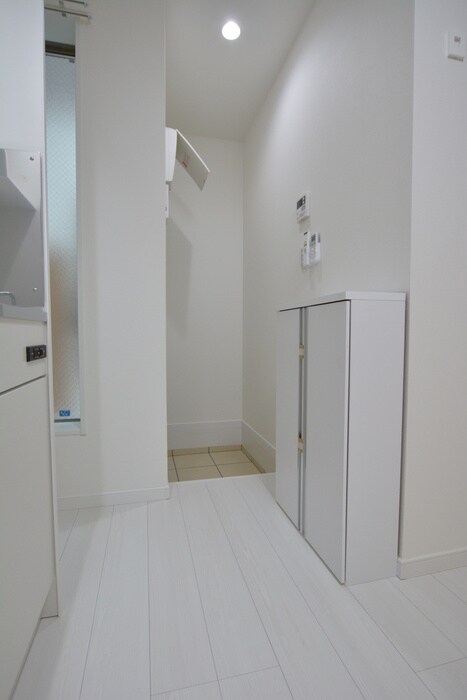 物件内観写真9　(廊下)