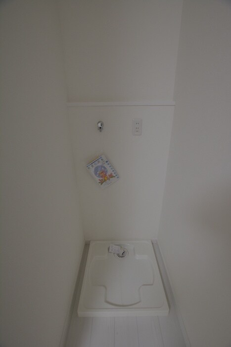 物件内観写真12　(洗濯機置場)