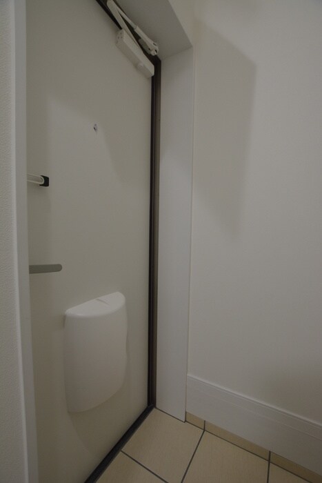 物件内観写真16　(玄関)